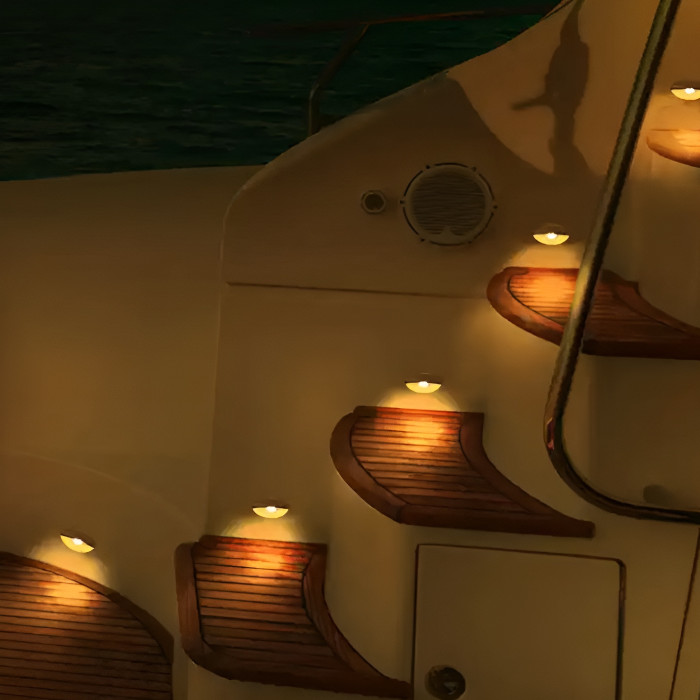 Светильник светодиодный для подсветки палуб и трапов, холодный белый свет