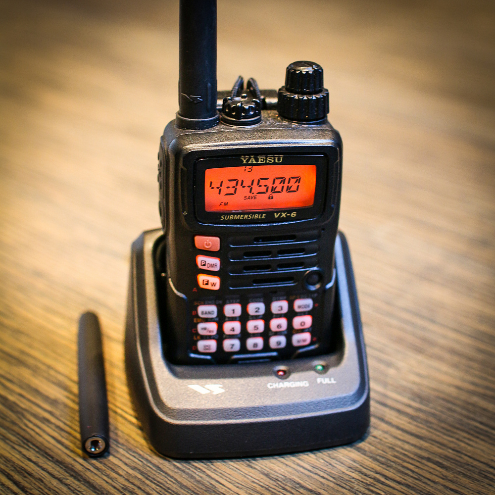 Портативная рация Yaesu VX-6R