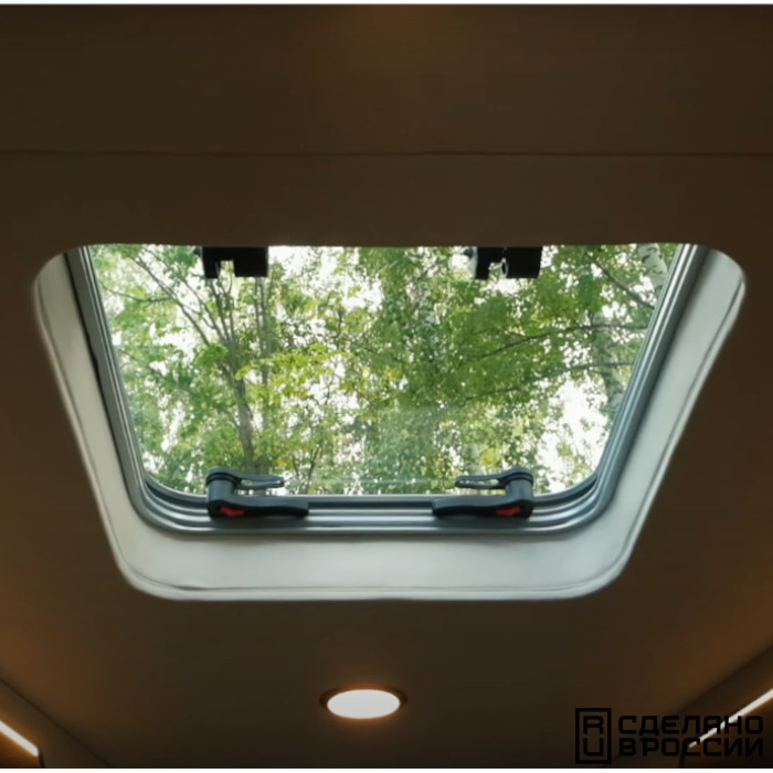 Люк палубный распашной Альбатрос 700x700