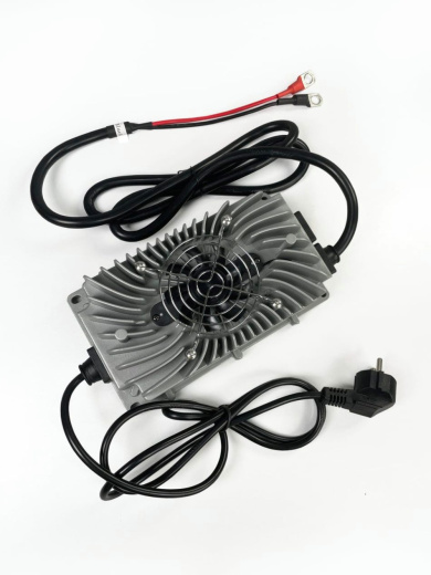 Зарядное устройство влагозащищенное LiFePO4 24V 25A Titanat